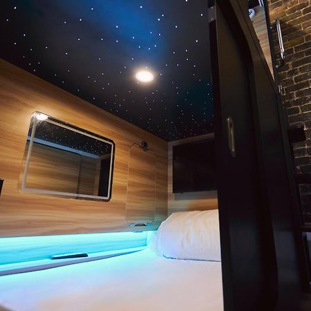 Capsule Hotel Montréal Extérieur photo
