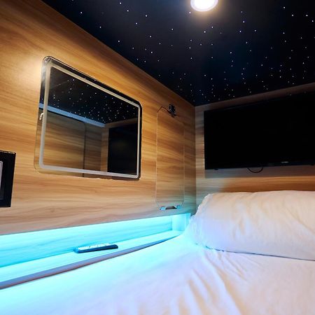 Capsule Hotel Montréal Extérieur photo