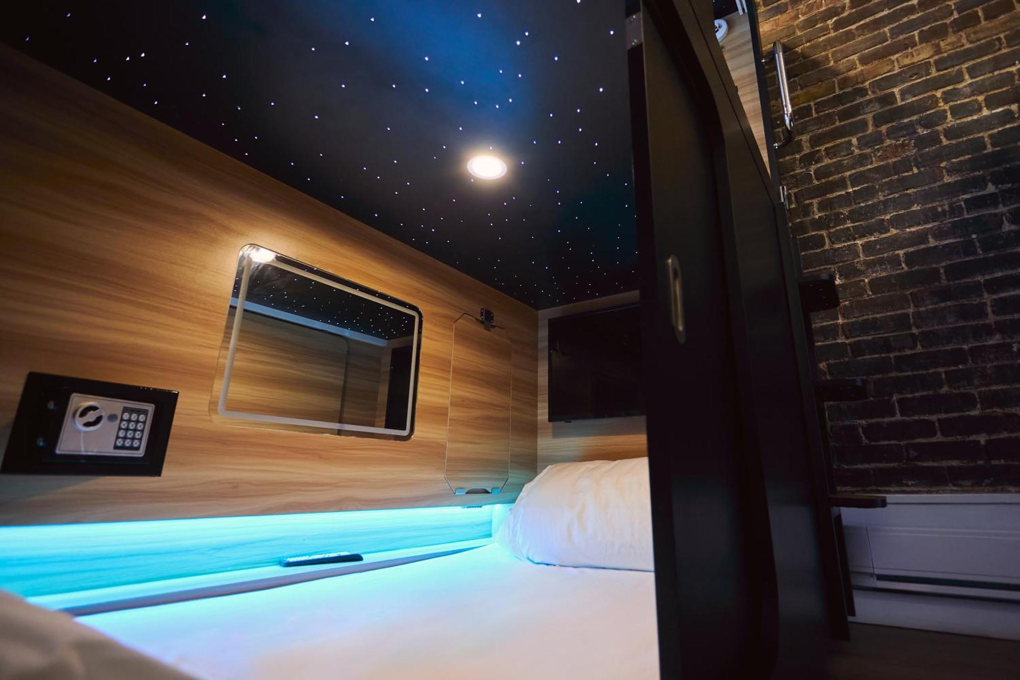 Capsule Hotel Montréal Extérieur photo