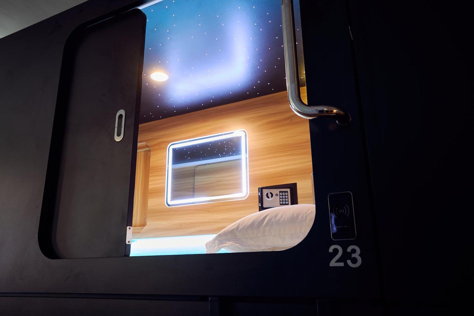 Capsule Hotel Montréal Extérieur photo